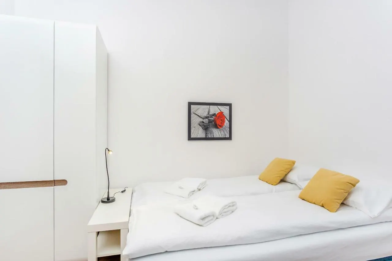 Apartments Poznań Strzelecka by Renters 0*,  Polska